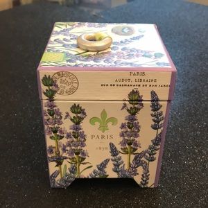 Decorative lavender box👗🛍